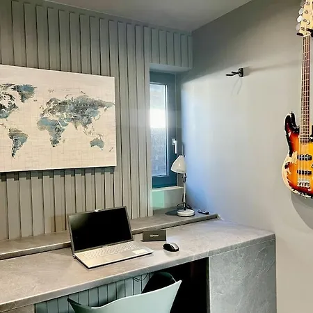 Luxury Seaside Retreat Редкар