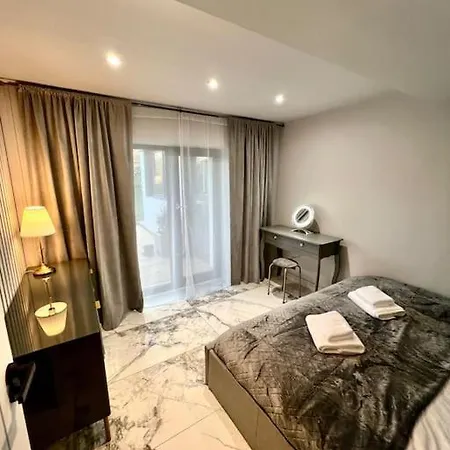 Luxury Seaside Retreat Вилла *