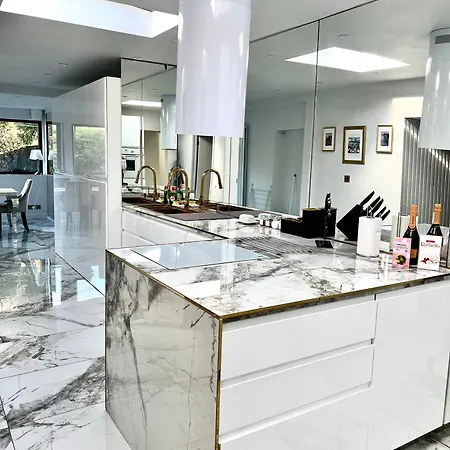 Luxury Seaside Retreat Вилла *