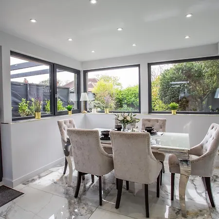 Luxury Seaside Retreat Вилла Редкар